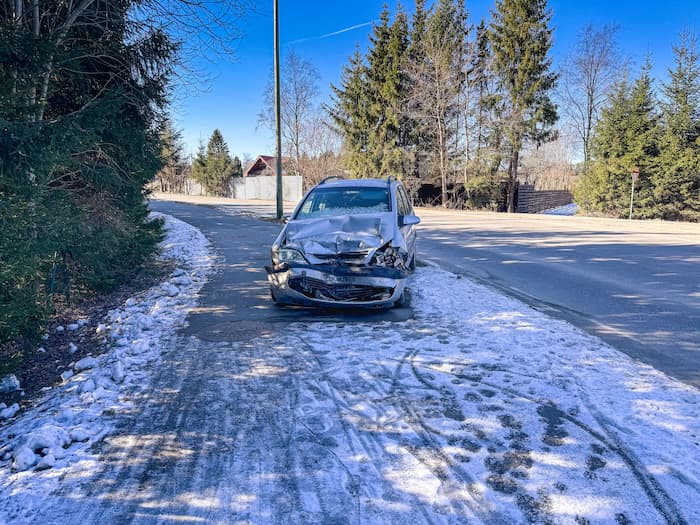 How do adjusters determine if a car is totaled?