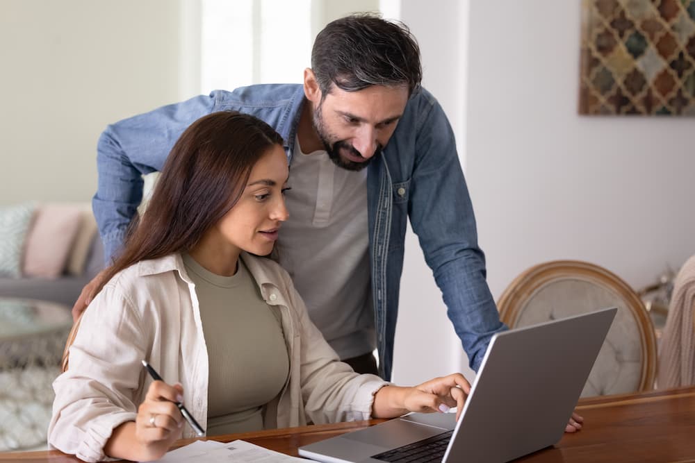 How much is homeowners insurance on a $200,000 house?